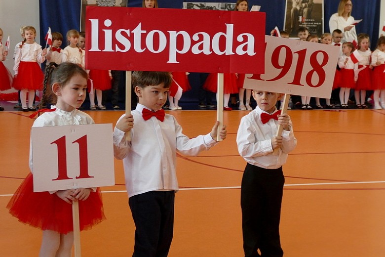 Przedszkolaki zainugurowały obchody Dnia Niepodległości w Piszu